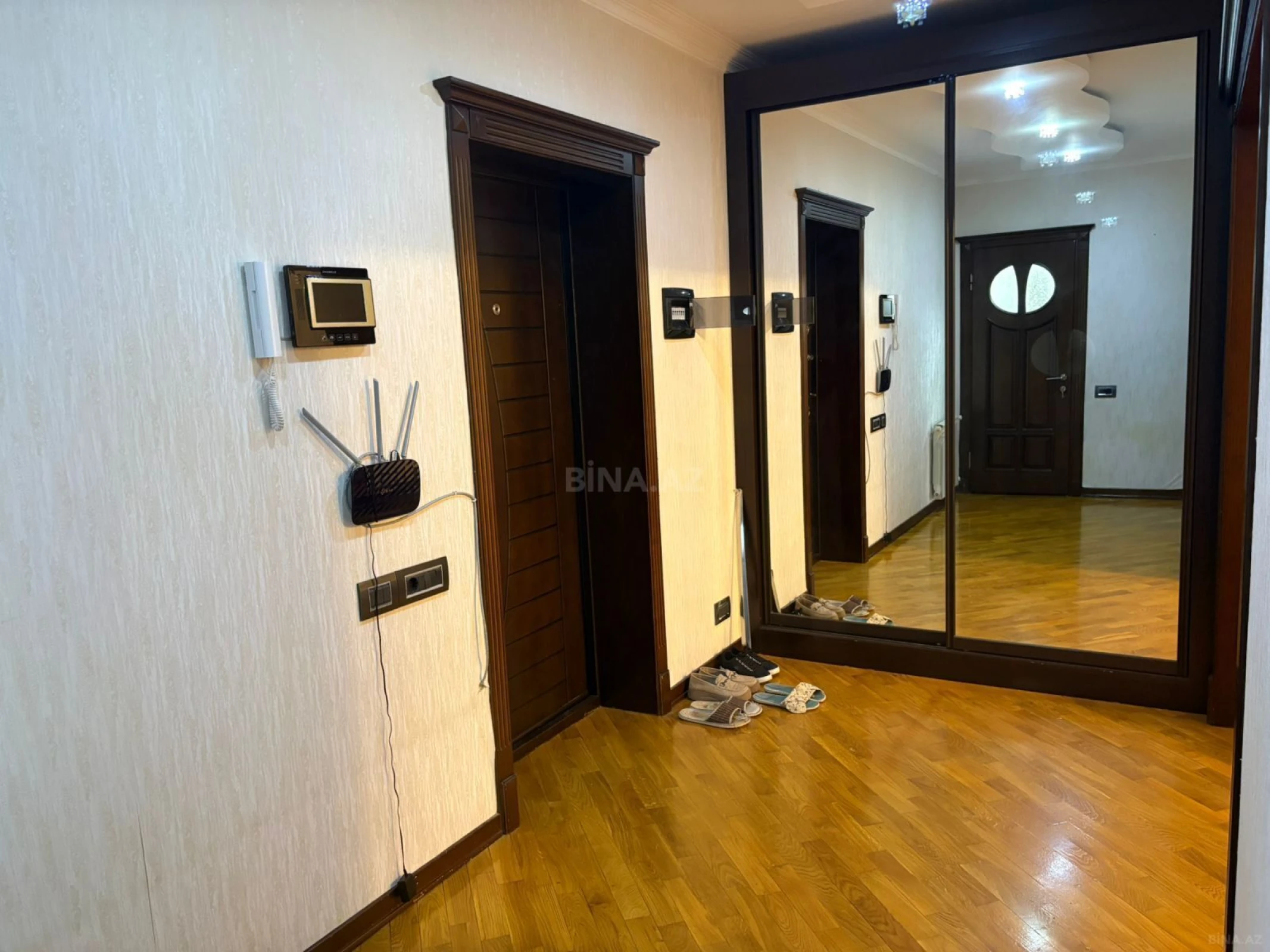Kirayə verilir 2 otaqlı mənzil 80 m²