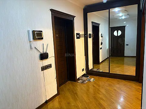 Kirayə verilir 2 otaqlı mənzil 80 m²