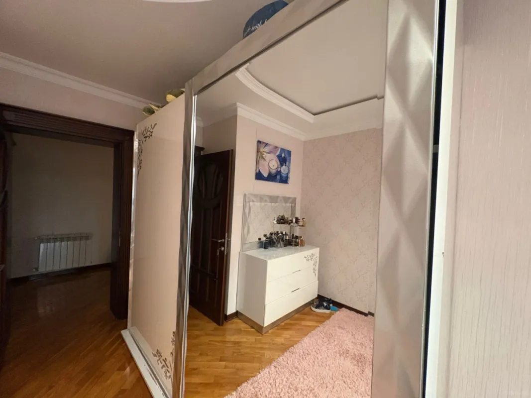 Kirayə verilir 2 otaqlı mənzil 80 m²