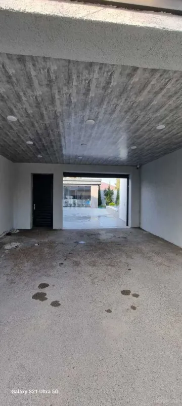 Satılır 5 otaqlı həyət evi 220 m²