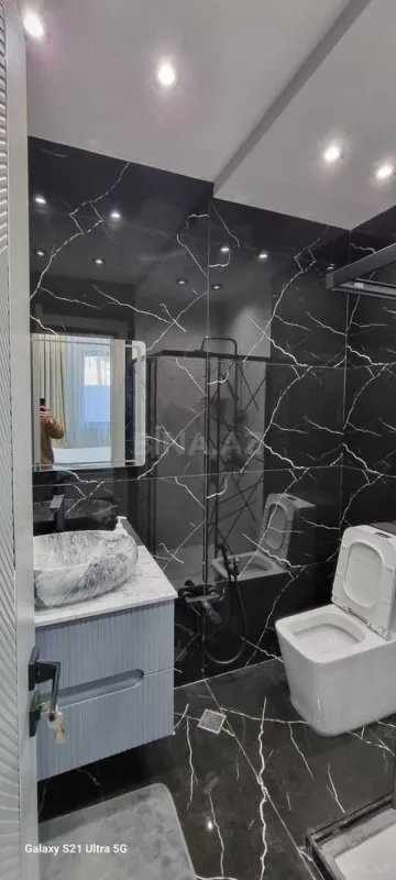 Satılır 5 otaqlı həyət evi 220 m²