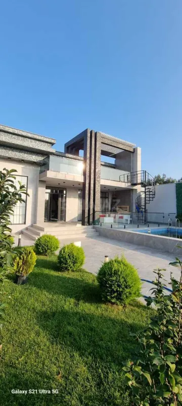 Satılır 5 otaqlı həyət evi 220 m²
