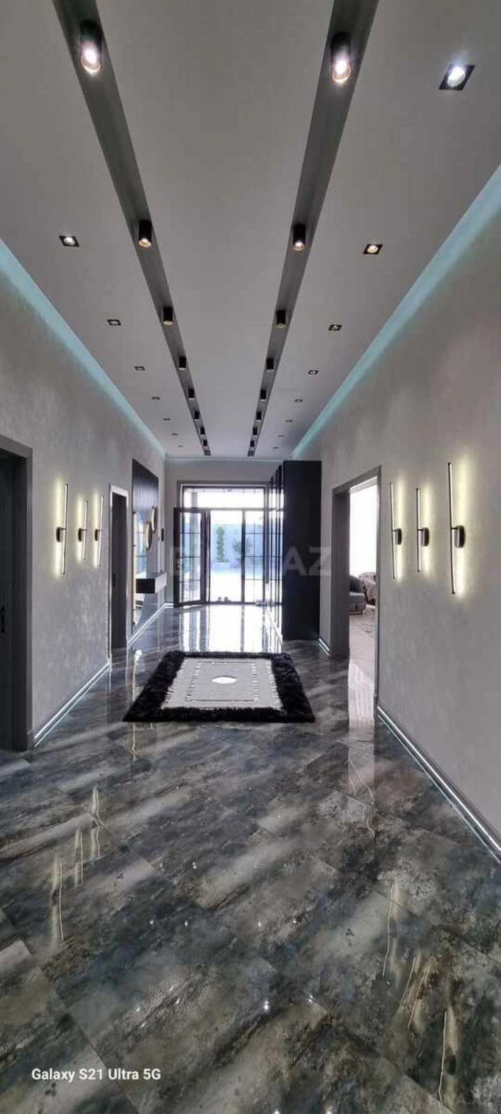 Satılır 5 otaqlı həyət evi 220 m²