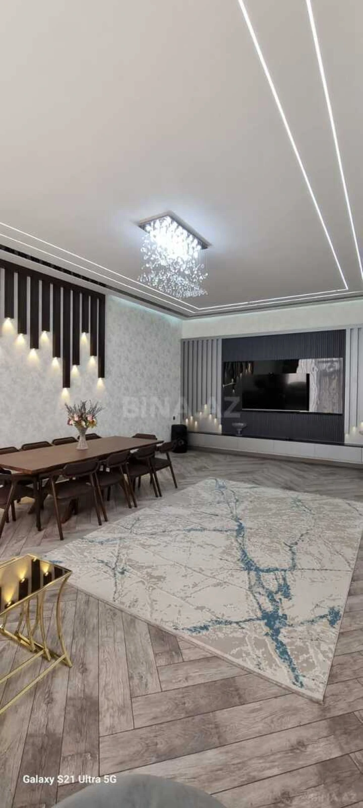 Satılır 5 otaqlı həyət evi 220 m²