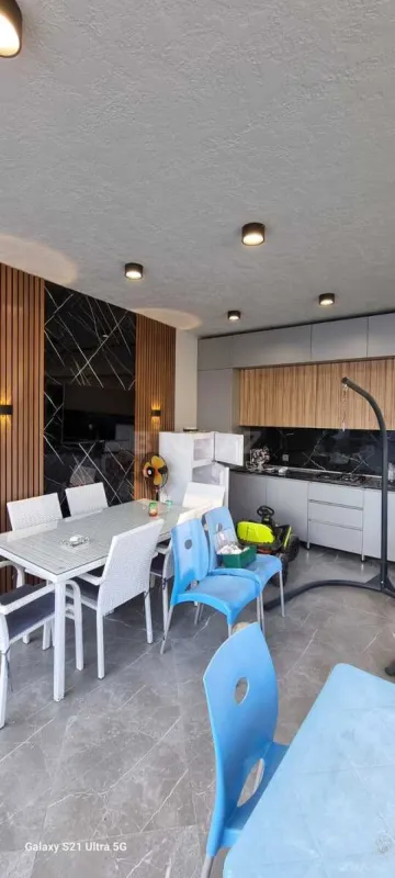 Satılır 5 otaqlı həyət evi 220 m²