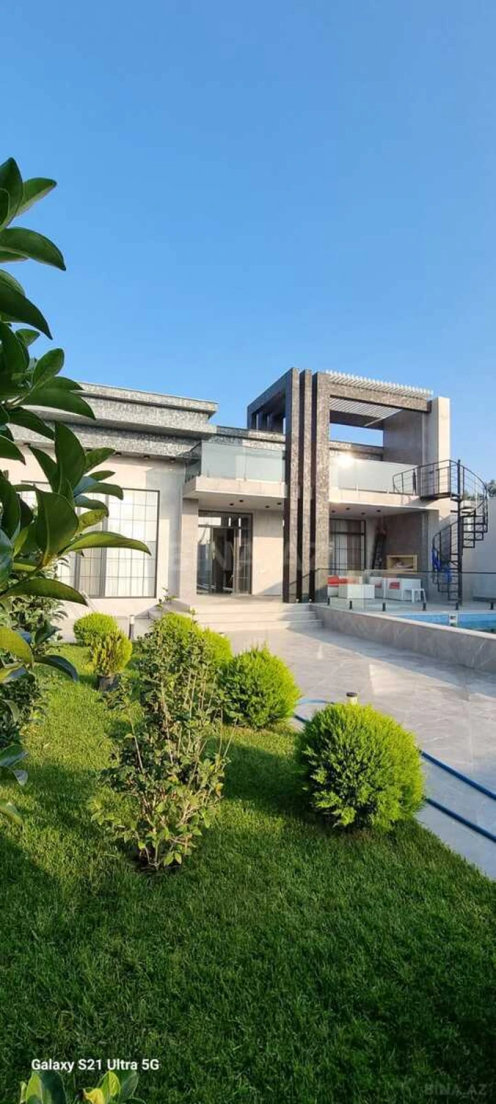 Satılır 5 otaqlı həyət evi 220 m²