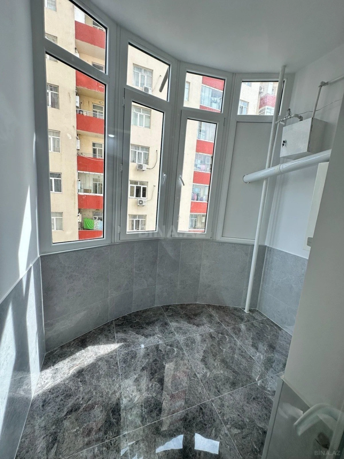 Satılır 3 otaqlı mənzil 95 m²