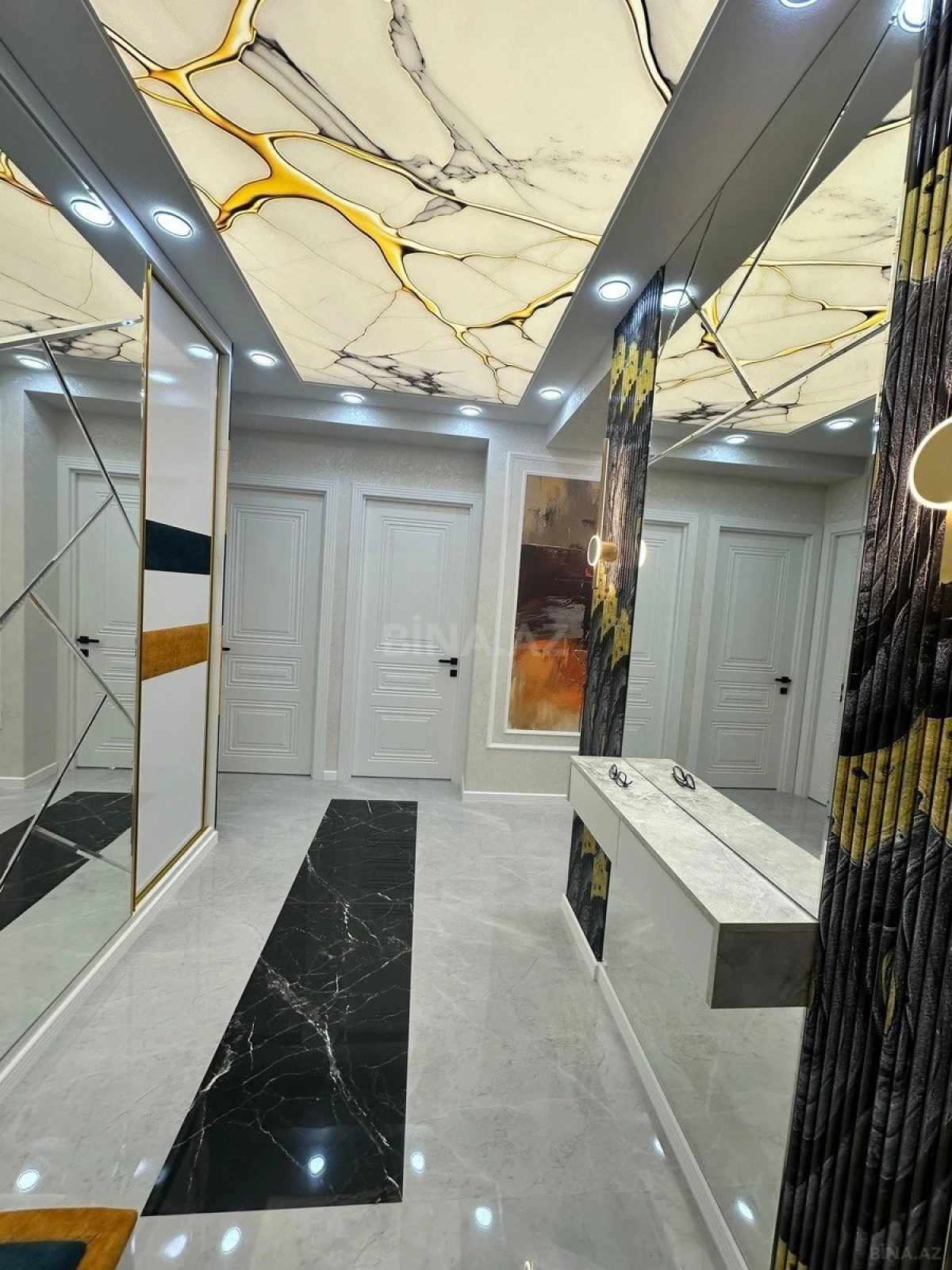 Satılır 3 otaqlı mənzil 95 m²