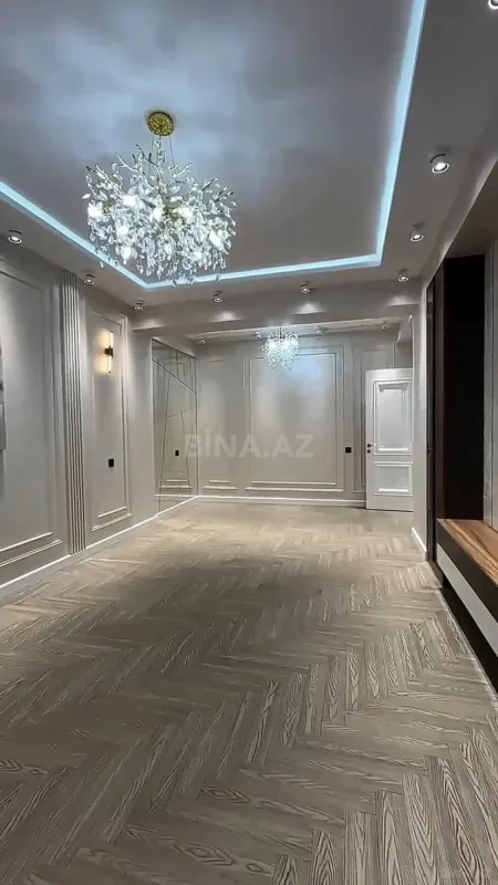 Satılır 3 otaqlı mənzil 137 m²