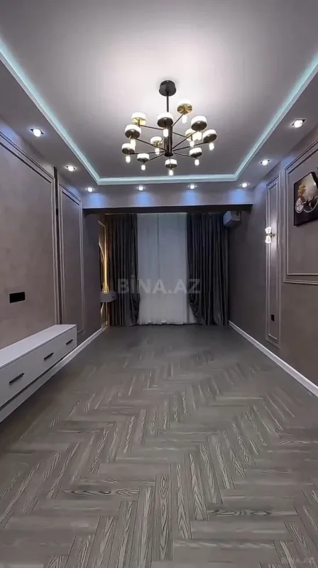 Satılır 3 otaqlı mənzil 137 m²