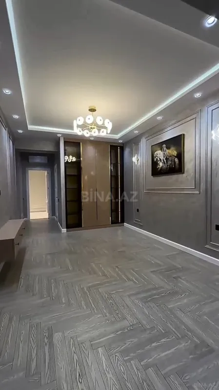 Satılır 3 otaqlı mənzil 137 m²
