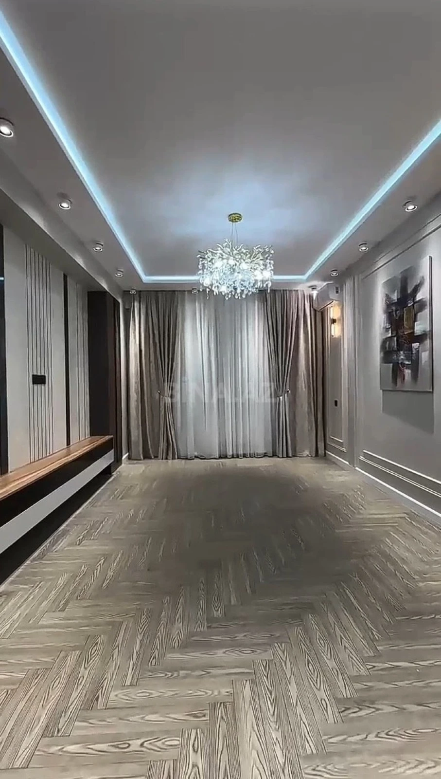 Satılır 3 otaqlı mənzil 137 m²
