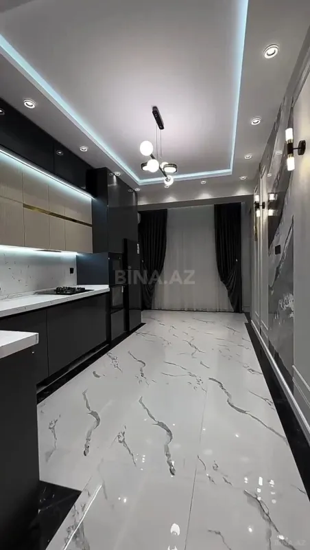 Satılır 3 otaqlı mənzil 137 m²