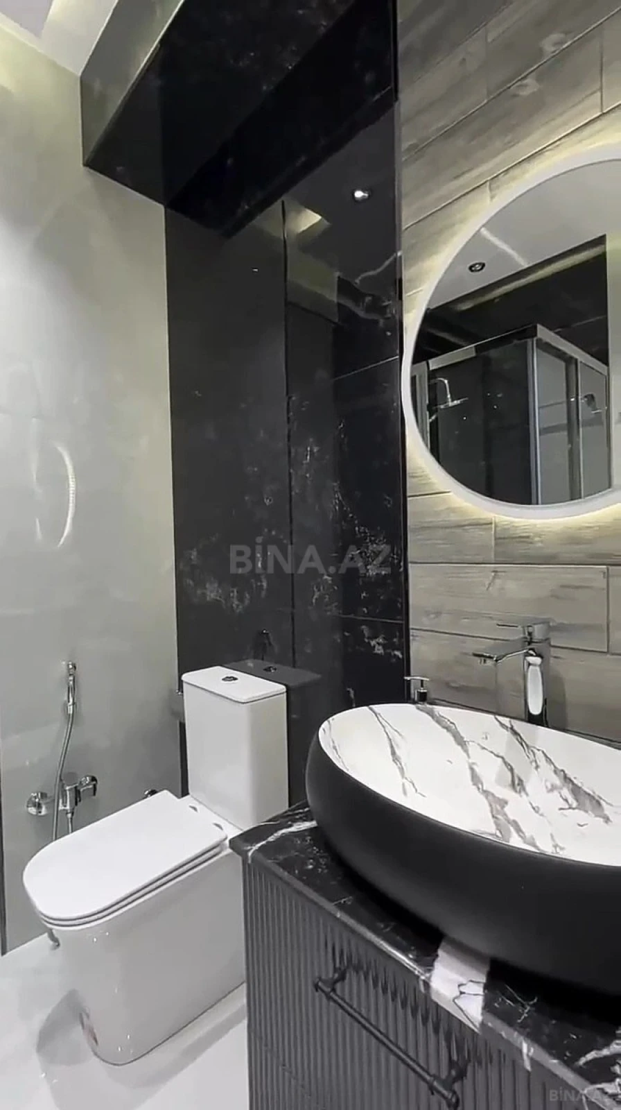 Satılır 3 otaqlı mənzil 137 m²