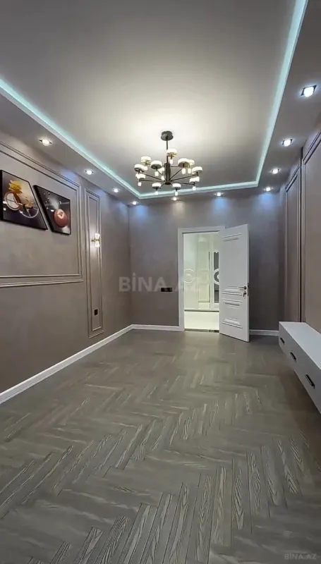 Satılır 3 otaqlı mənzil 137 m²