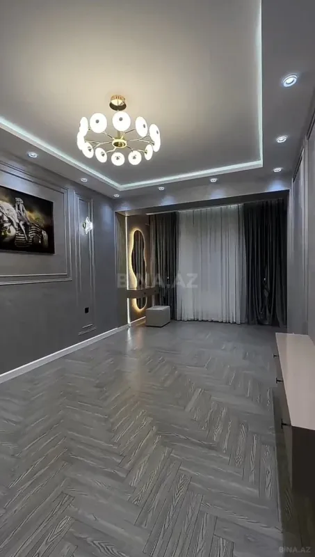 Satılır 3 otaqlı mənzil 137 m²