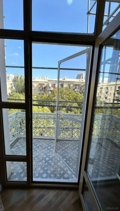 Kirayə verilir 2 otaqlı mənzil 65 m²