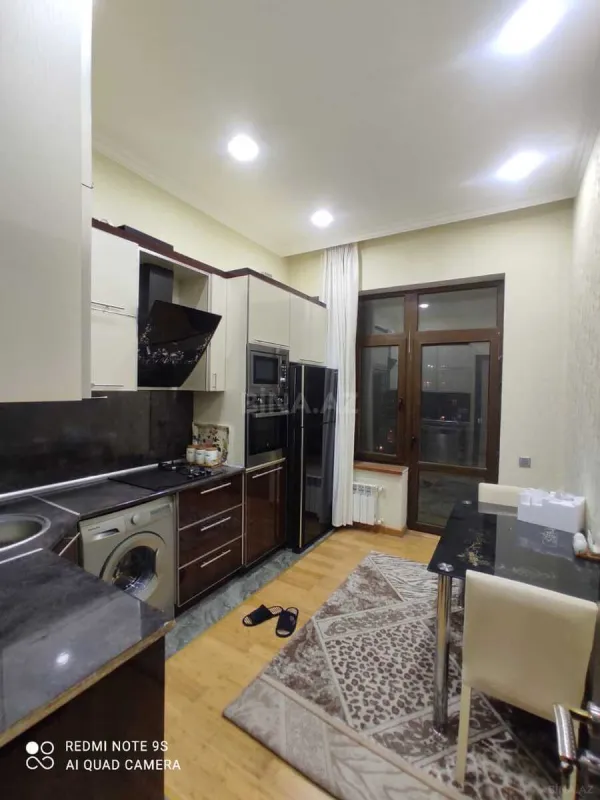 Satılır 3 otaqlı mənzil 110 m²