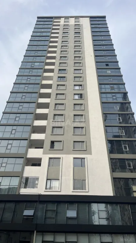 Satılır 4 otaqlı mənzil 184 m²