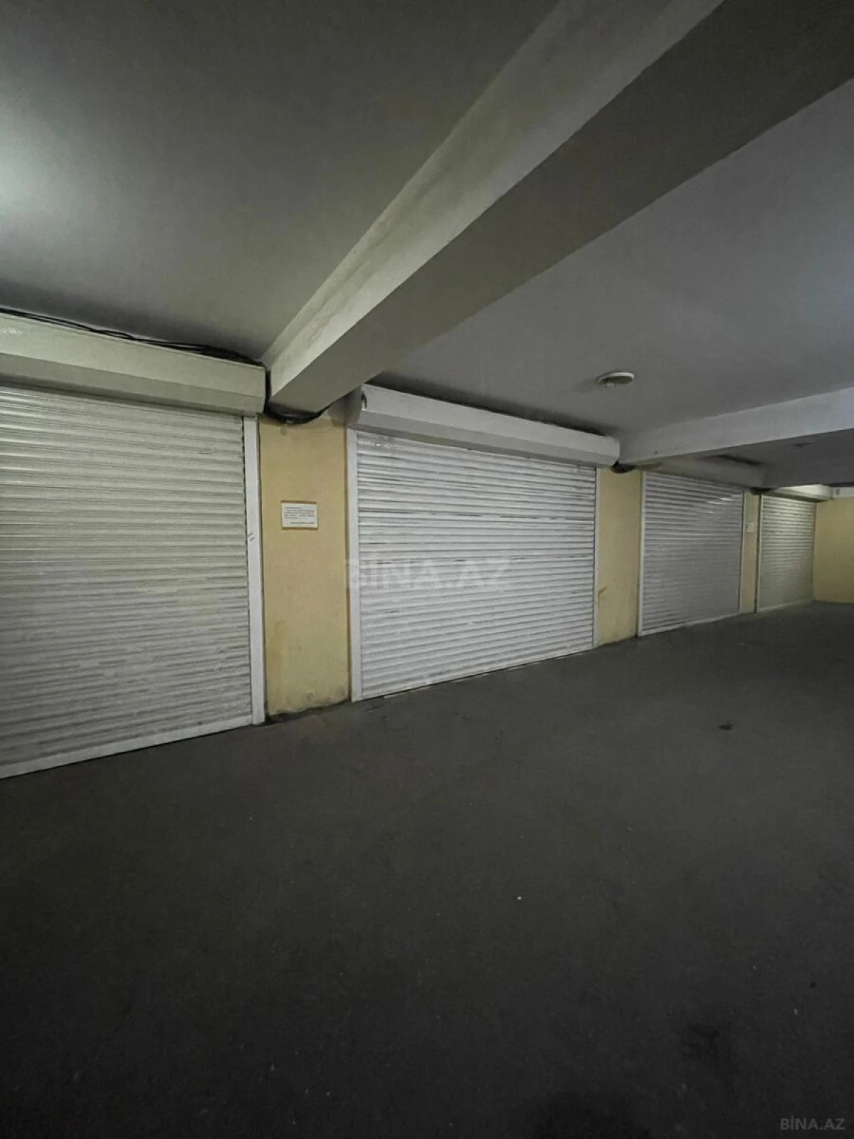 Satılır 4 otaqlı mənzil 190 m²