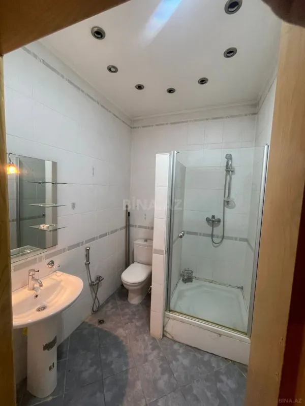 Satılır 4 otaqlı mənzil 190 m²