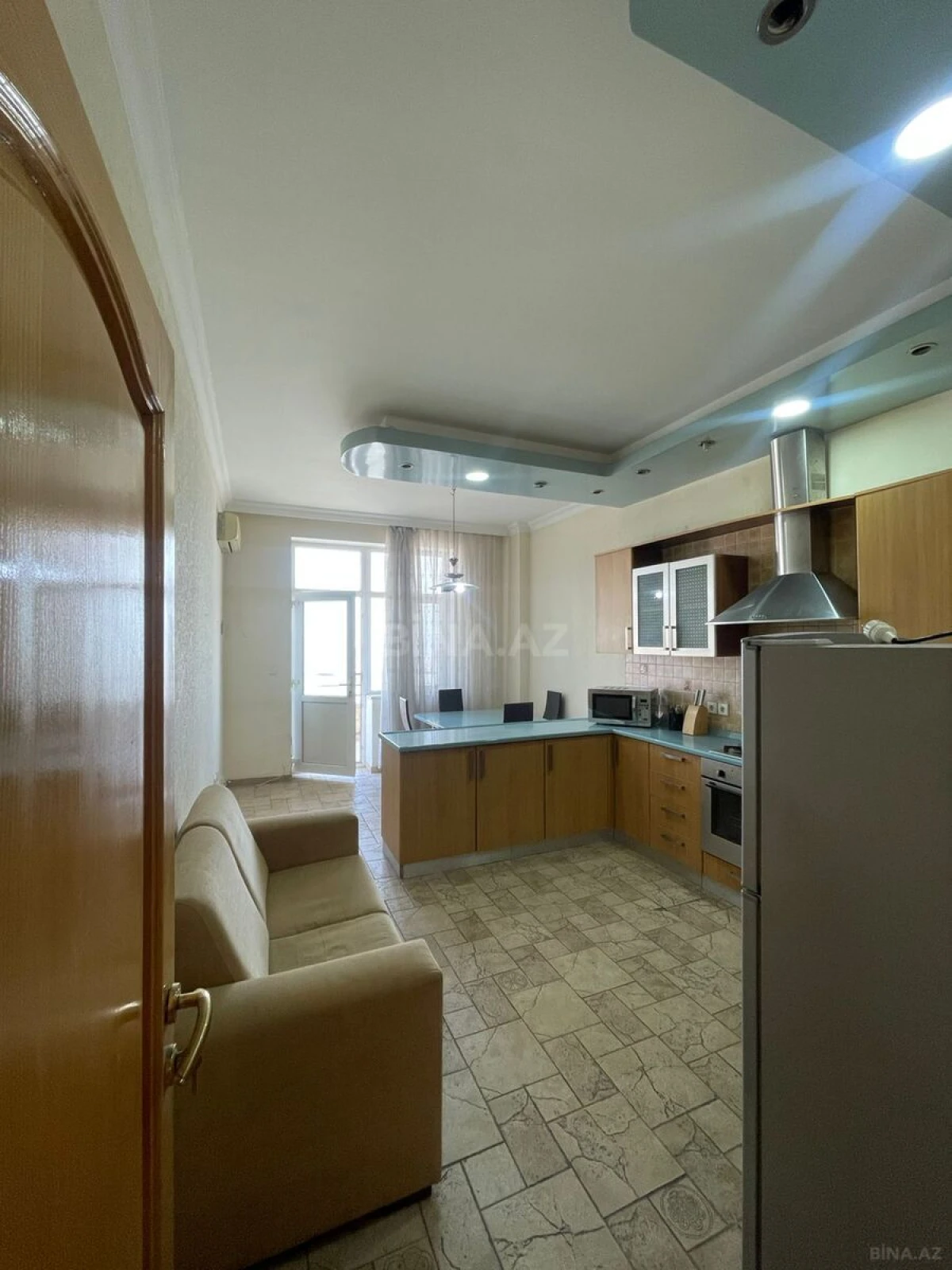 Satılır 4 otaqlı mənzil 190 m²