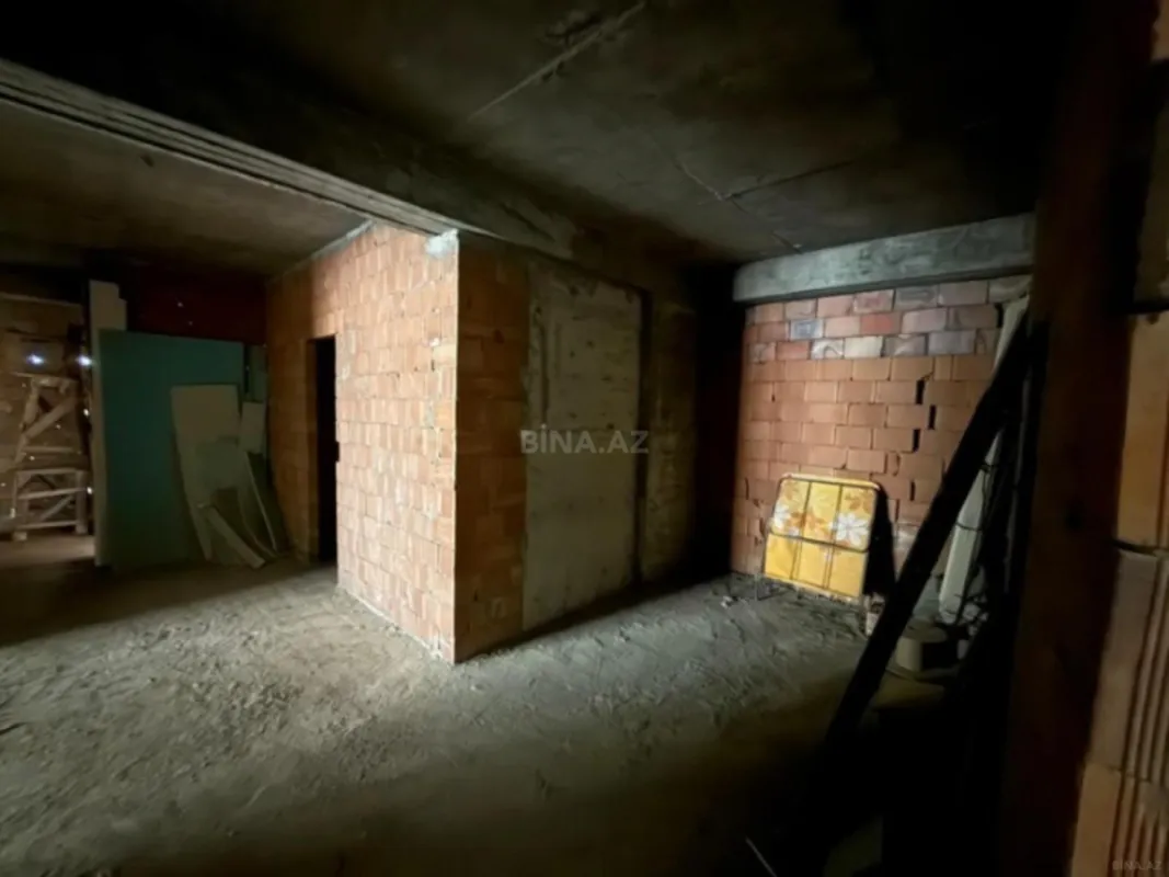 Satılır 3 otaqlı mənzil 154 m²