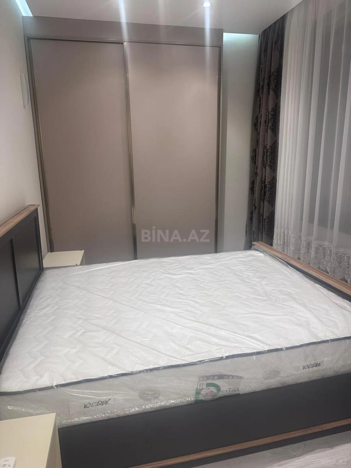 Kirayə verilir 2 otaqlı mənzil 82 m²