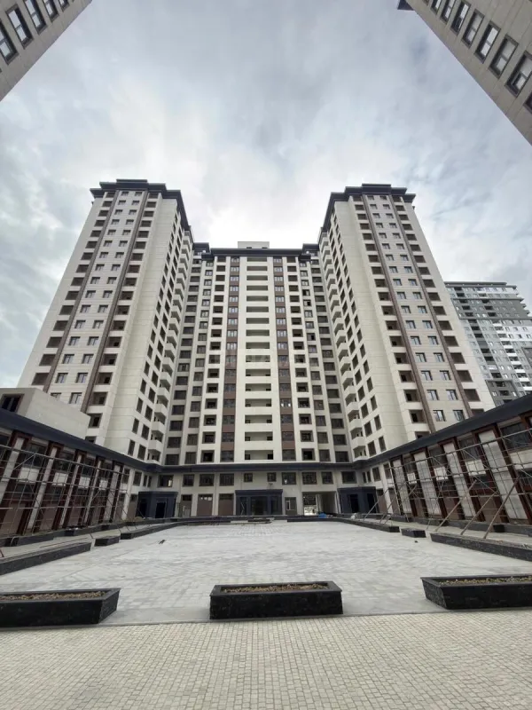 Kirayə verilir 2 otaqlı mənzil 82 m²