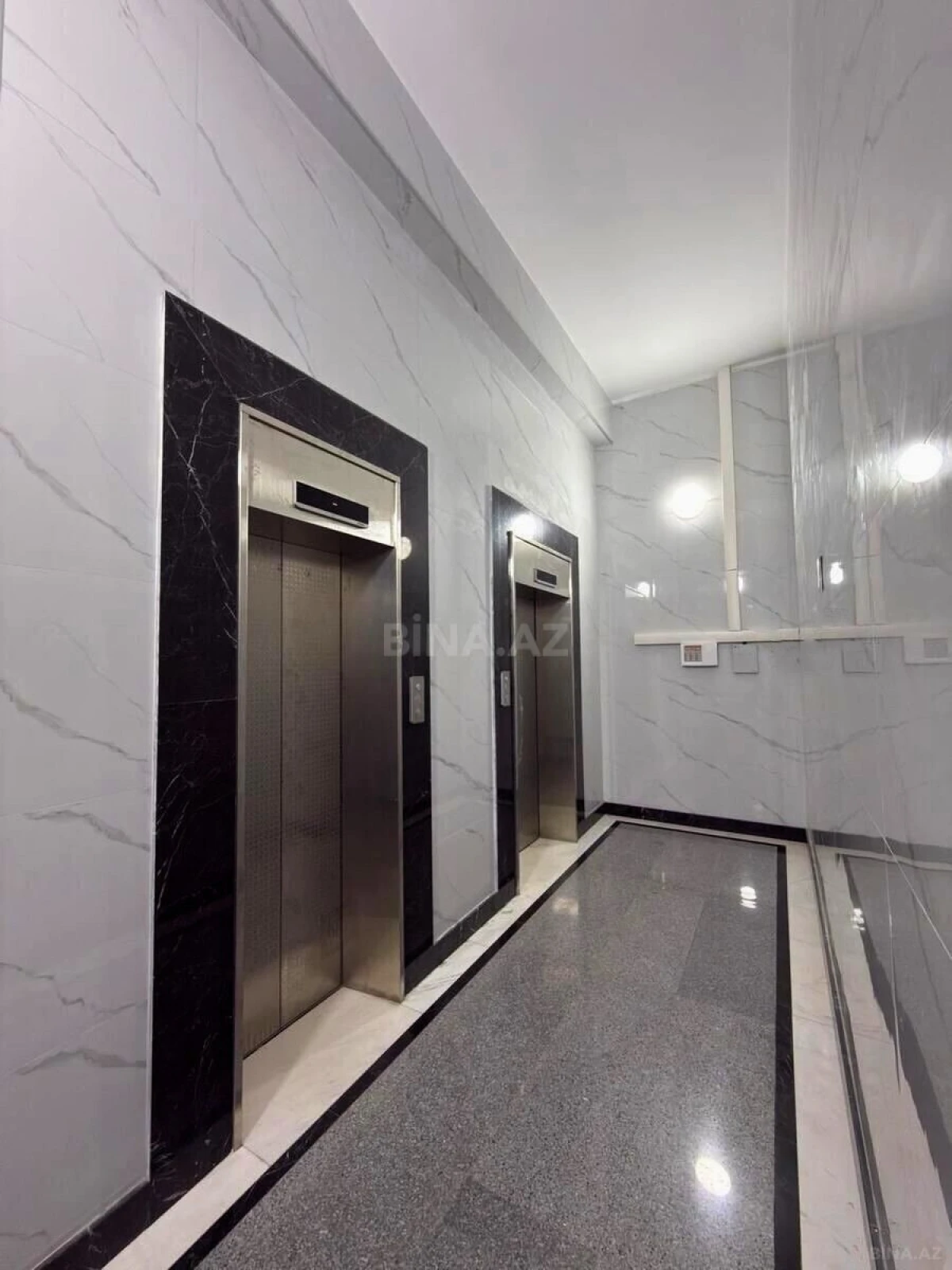 Satılır 3 otaqlı mənzil 144 m²
