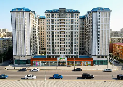 Satılır 3 otaqlı mənzil 144 m²