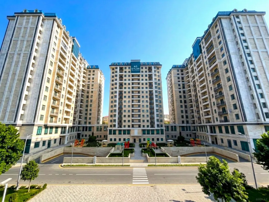 Satılır 3 otaqlı mənzil 144 m²