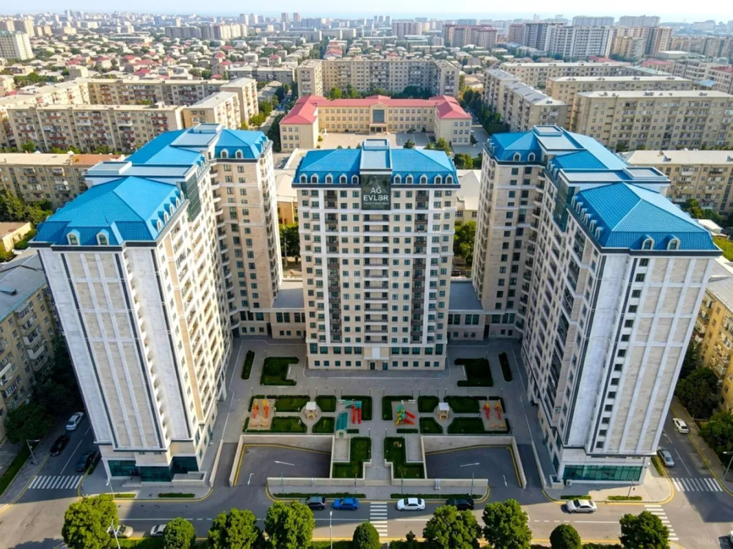 Satılır 3 otaqlı mənzil 144 m²