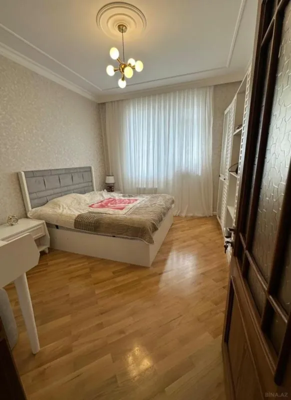Satılır 3 otaqlı mənzil 123 m²