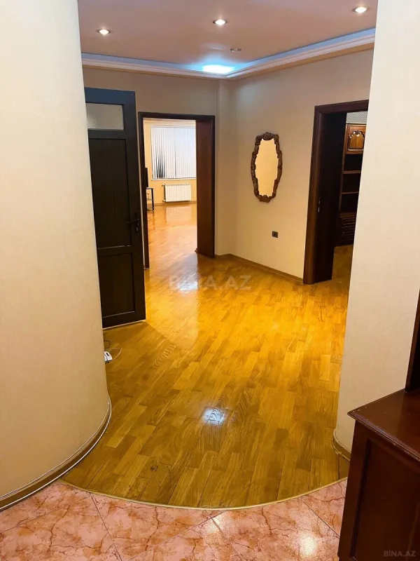 Satılır 3 otaqlı mənzil 170 m²