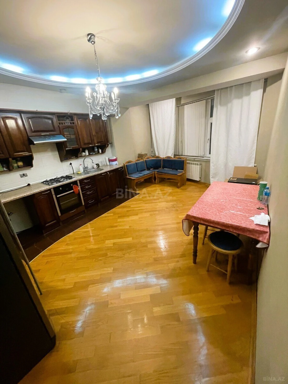 Satılır 3 otaqlı mənzil 170 m²