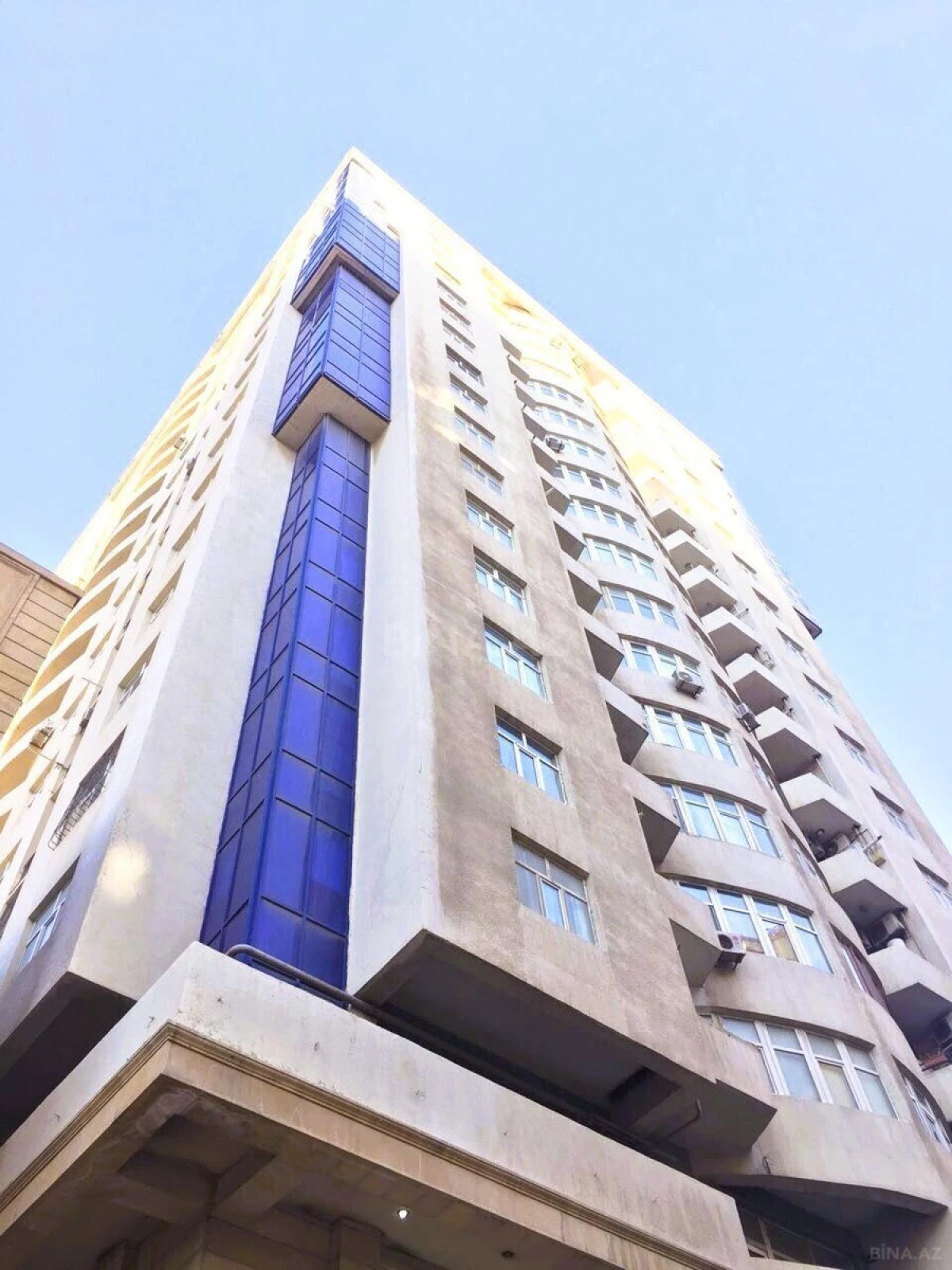 Satılır 3 otaqlı mənzil 170 m²