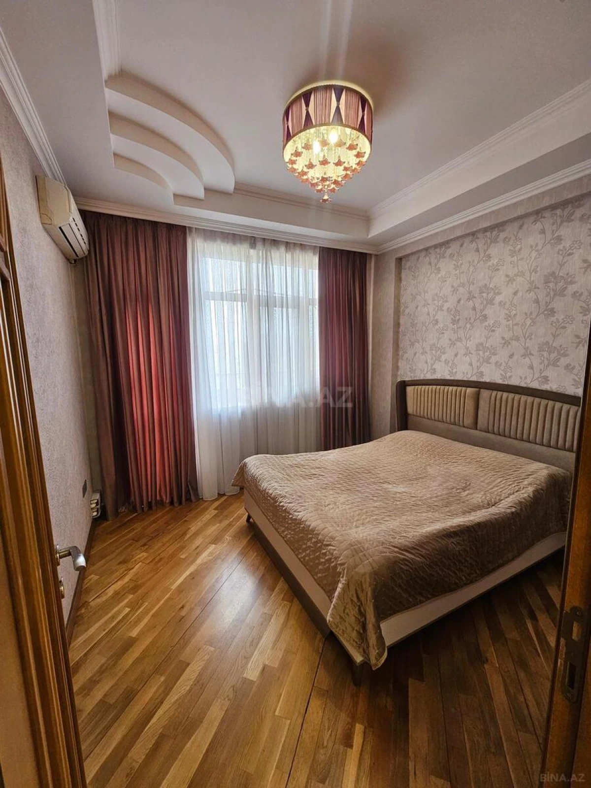 Kirayə verilir 2 otaqlı mənzil 90 m²