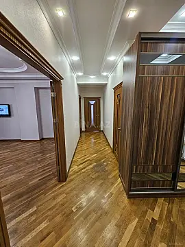Kirayə verilir 2 otaqlı mənzil 90 m²