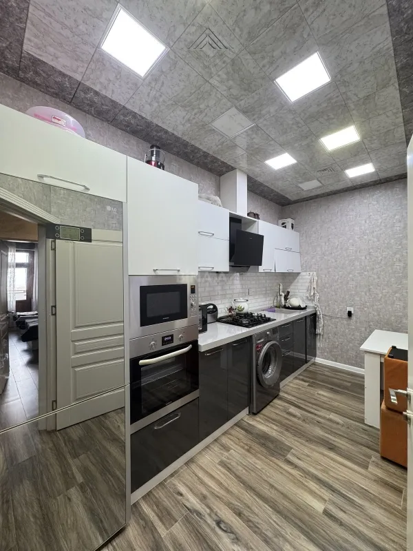 Satılır 3 otaqlı mənzil 96 m²