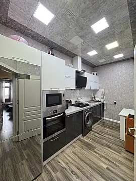 Satılır 3 otaqlı mənzil 96 m²