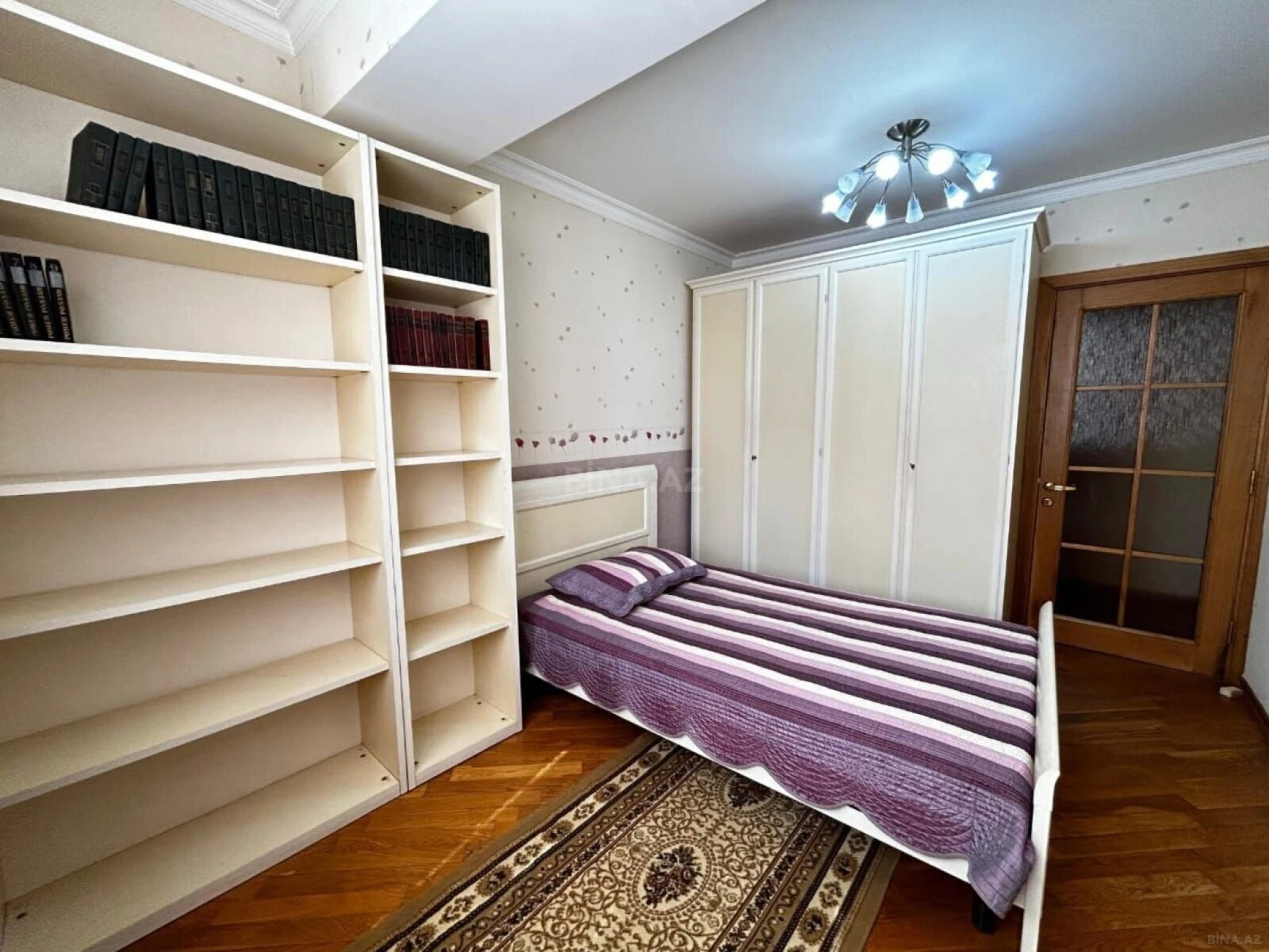 Kirayə verilir 4 otaqlı mənzil 120 m²