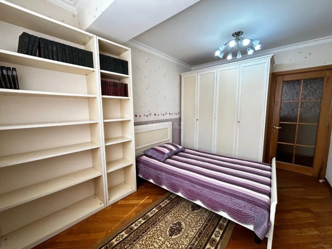 Kirayə verilir 4 otaqlı mənzil 120 m²