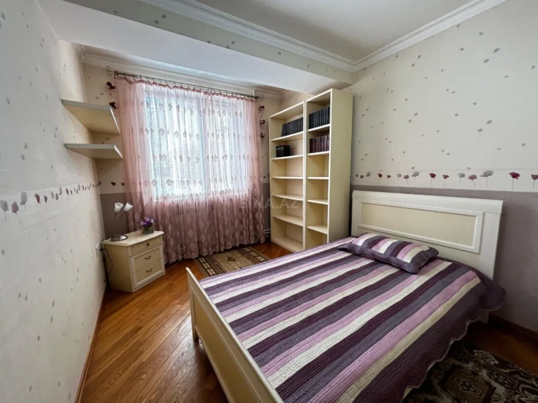 Kirayə verilir 4 otaqlı mənzil 120 m²