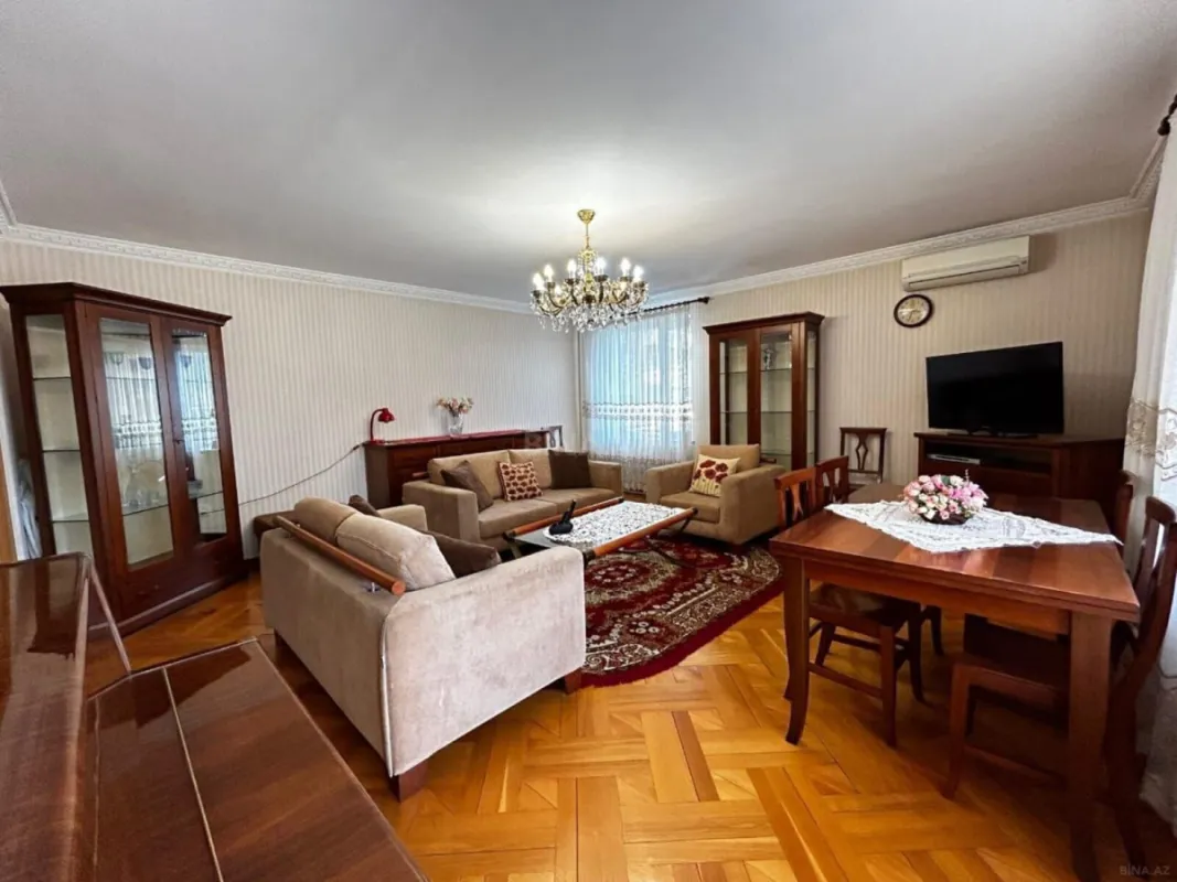 Kirayə verilir 4 otaqlı mənzil 120 m²