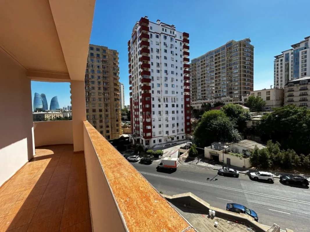 Kirayə verilir 4 otaqlı mənzil 120 m²