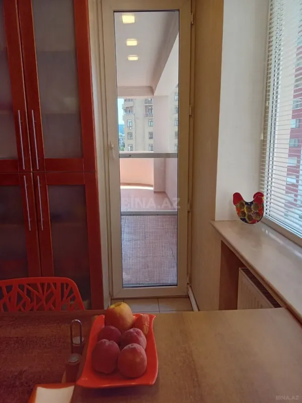 Kirayə verilir 4 otaqlı mənzil 120 m²