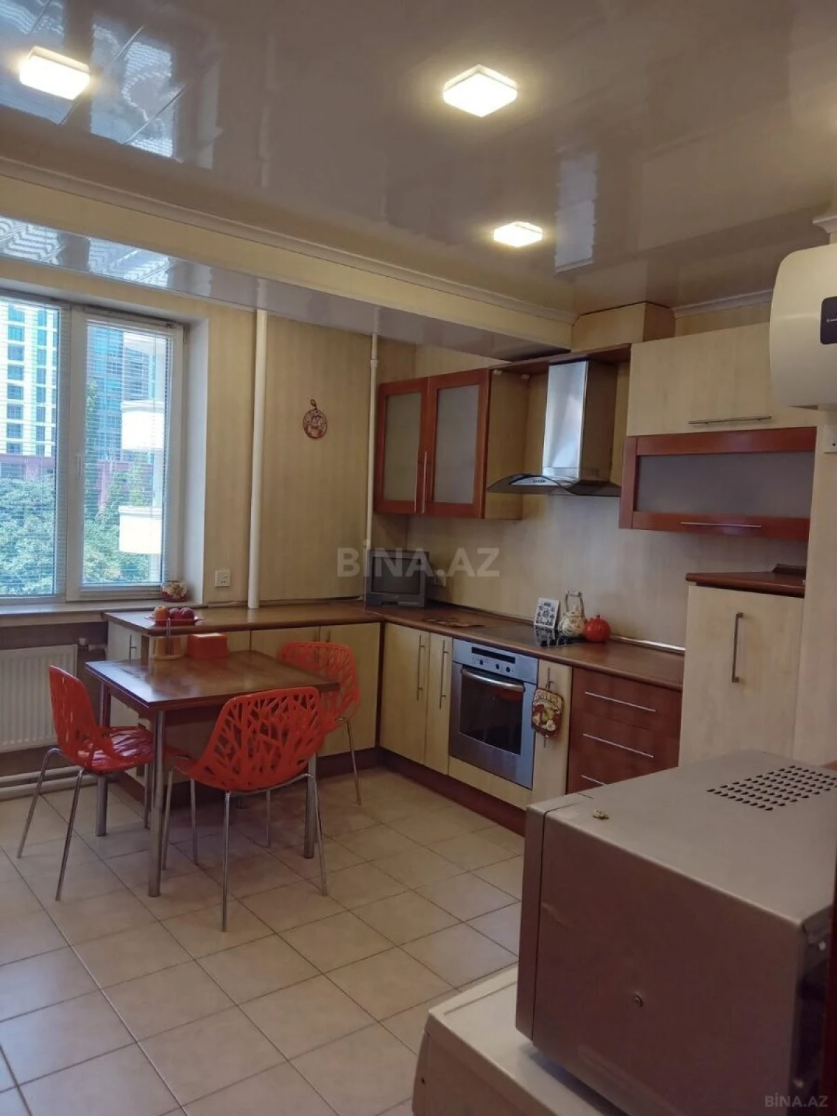 Kirayə verilir 4 otaqlı mənzil 120 m²