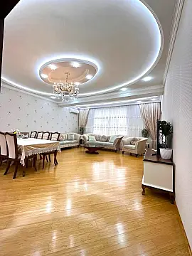 Satılır 4 otaqlı mənzil 190 m²