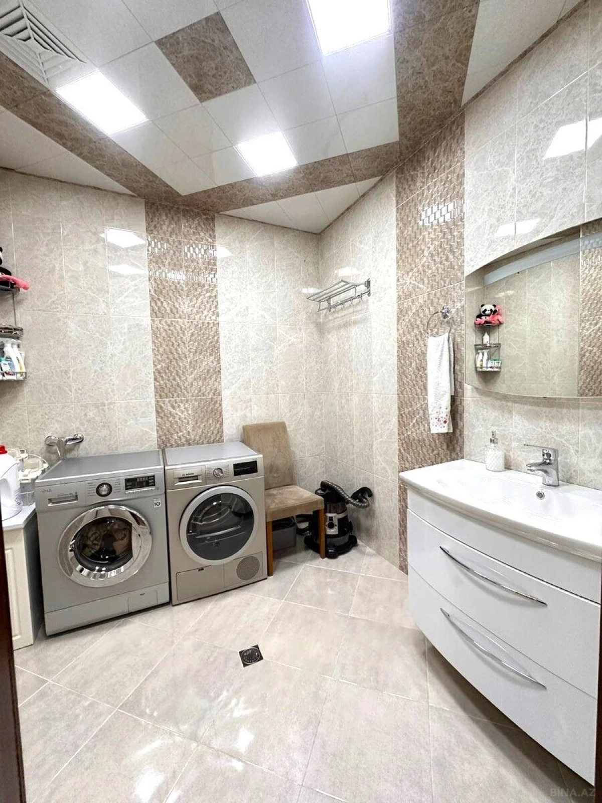 Satılır 4 otaqlı mənzil 190 m²